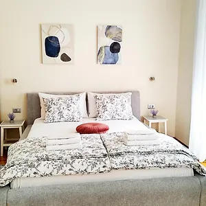 Lavender - With Free Parking Pula